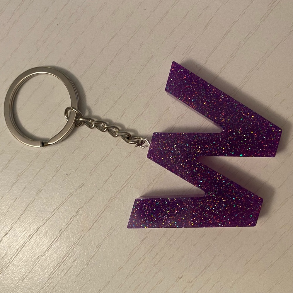 Resin keychains - Picture 4 of 5